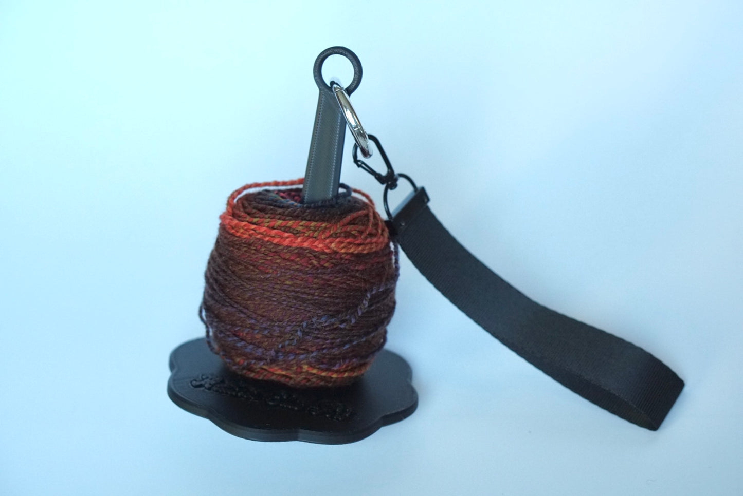 Yarn holder / wristlet