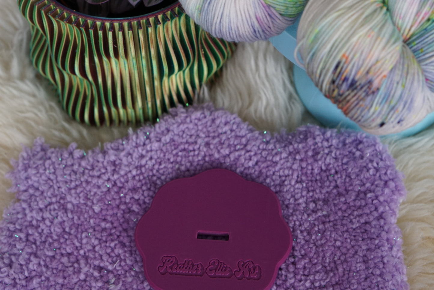 Yarn holder / wristlet