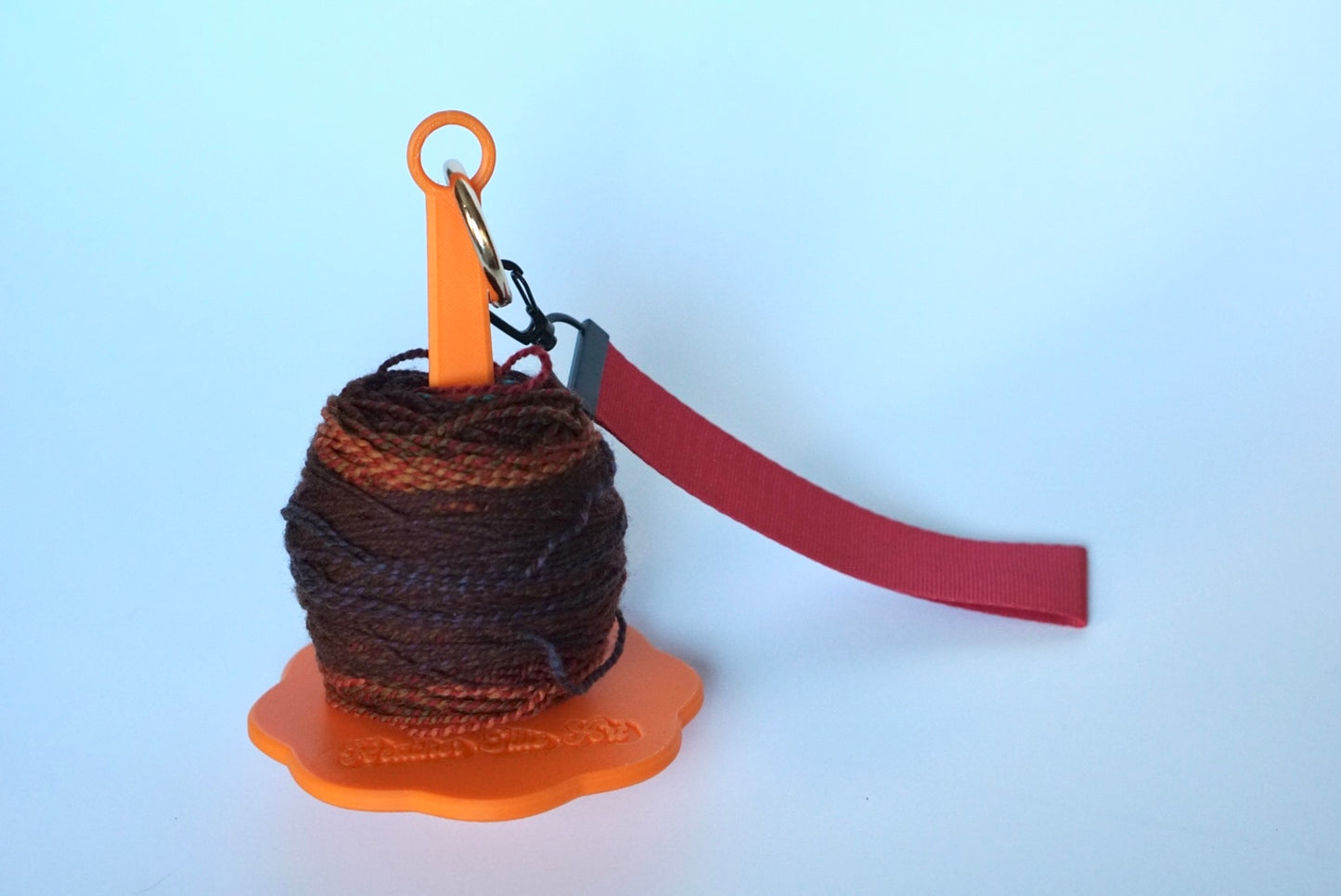 Yarn holder / wristlet