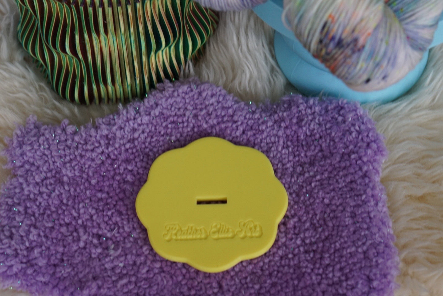 Yarn holder / wristlet