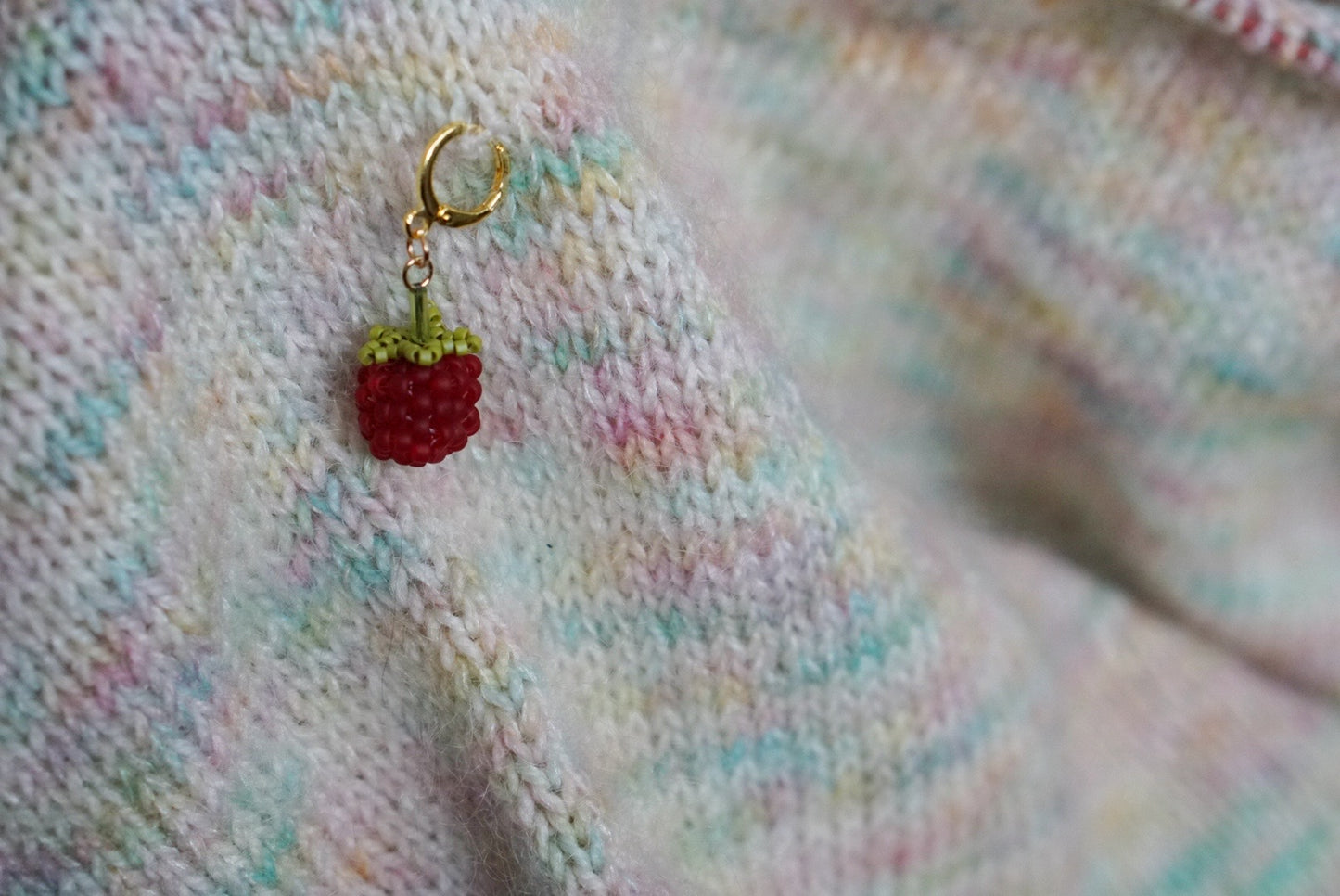 Beaded berry stitch markers