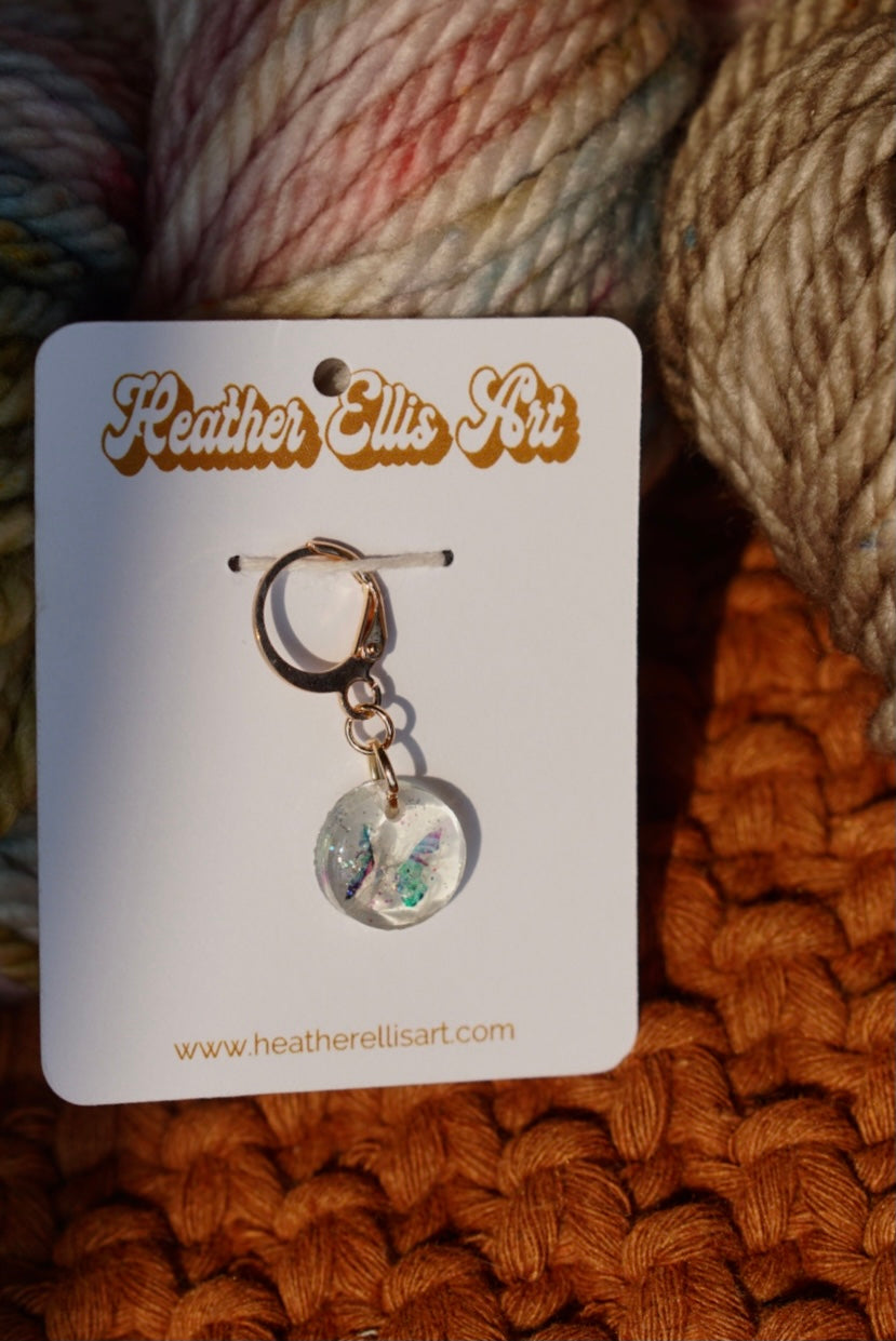 Butterfly stitch marker