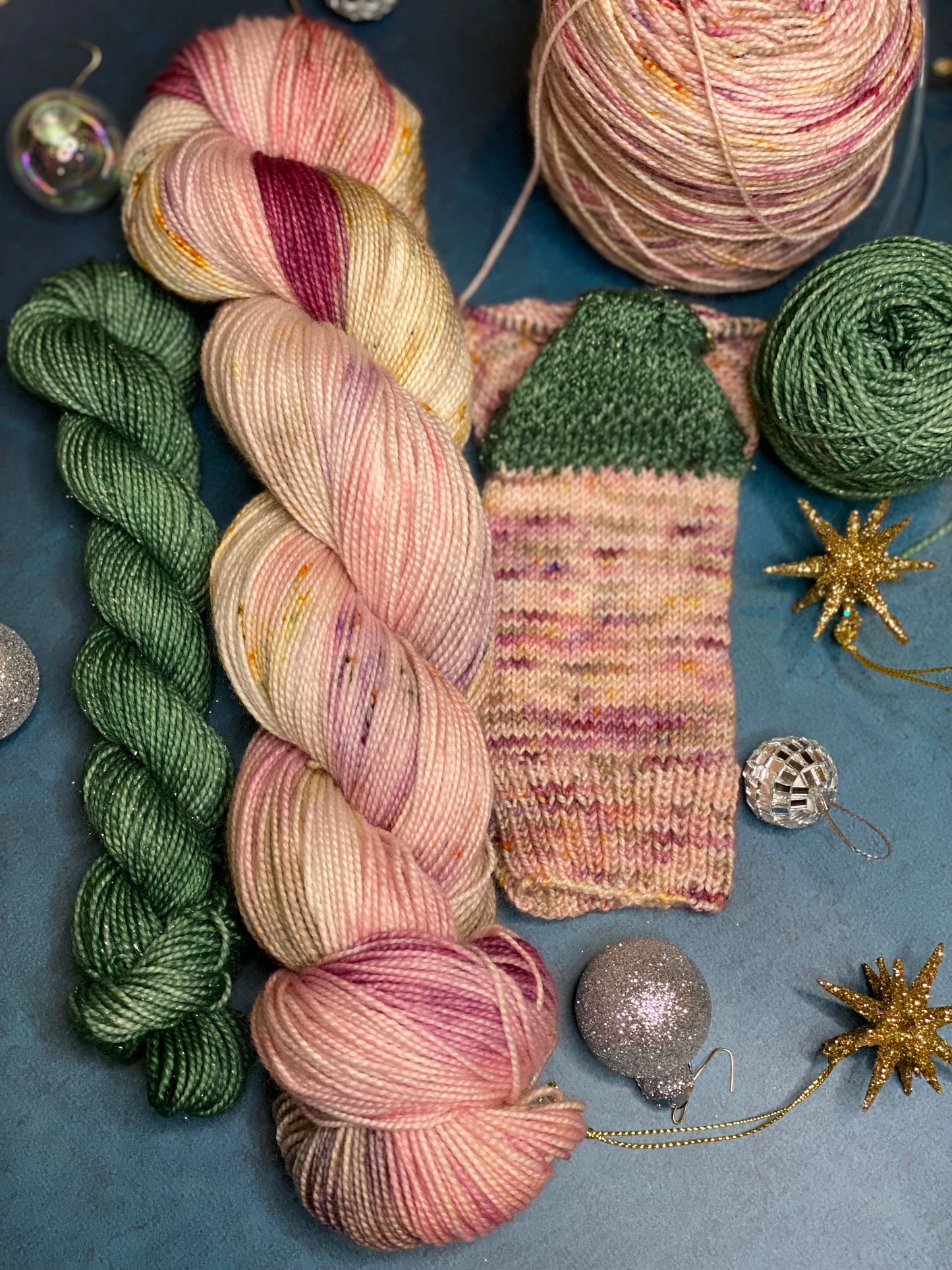 // Winter Berry sock set //