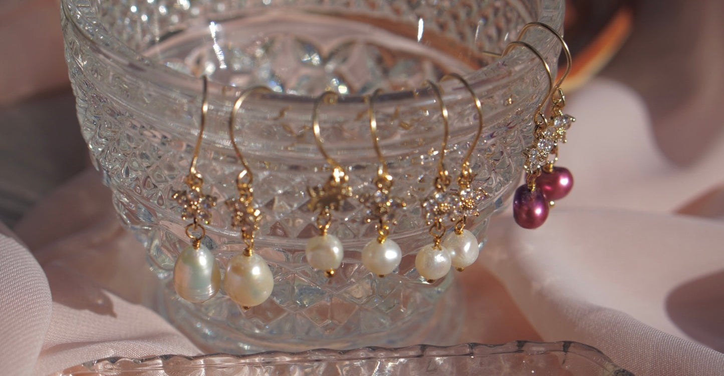 Crystal flower pearl earrings