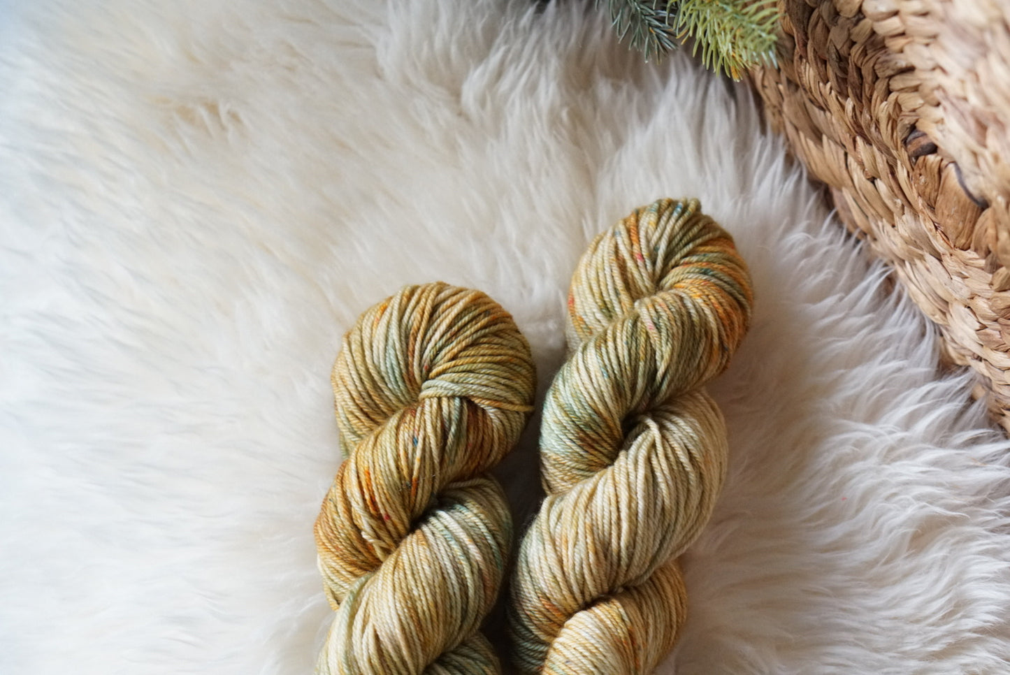 Non-superwash worsted weight yarn // Cedar //