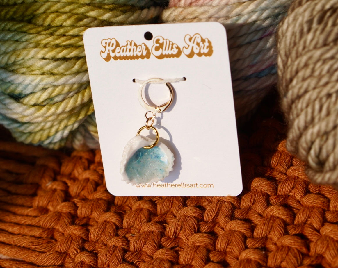 Clay shell stitch marker