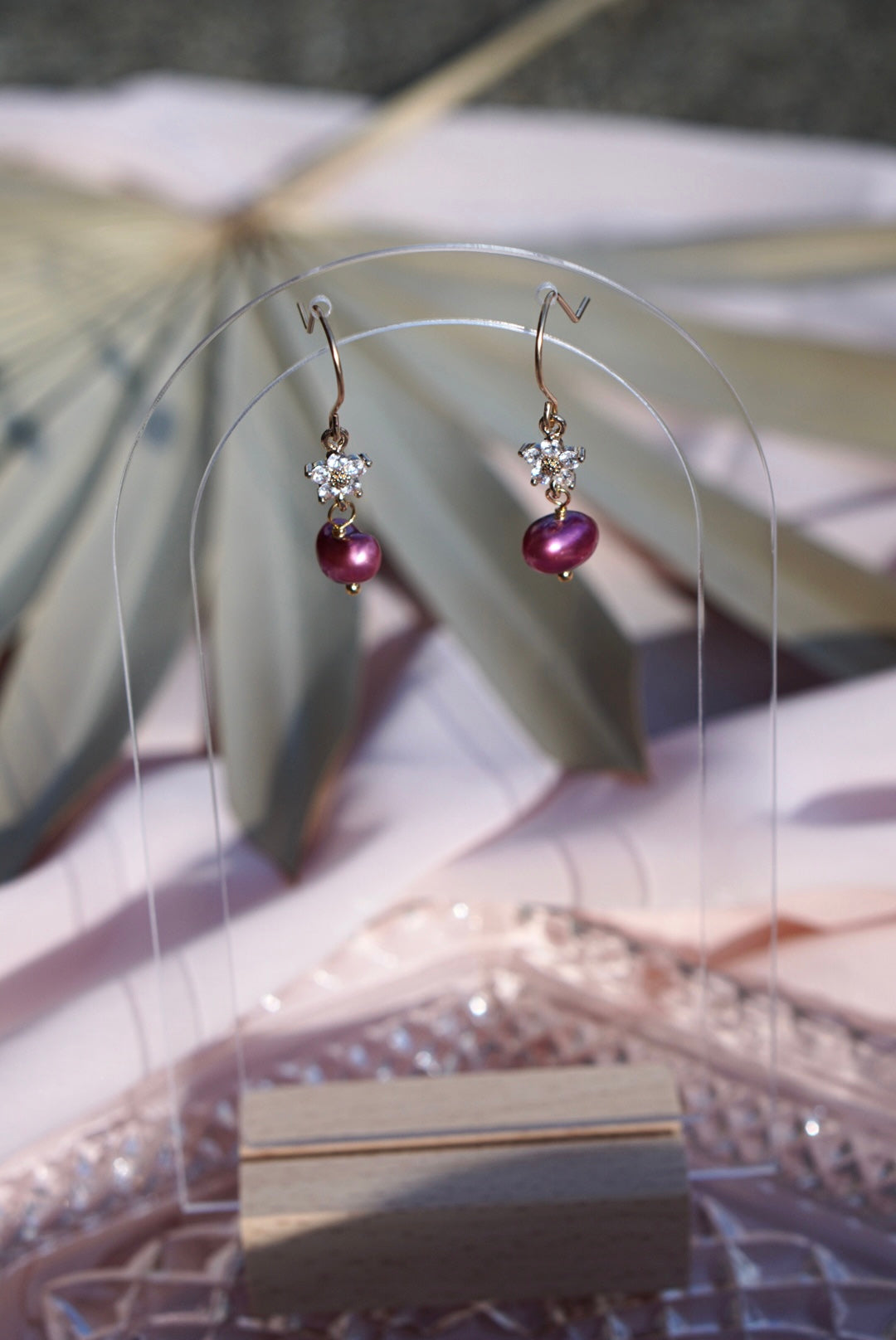 Crystal flower pearl earrings