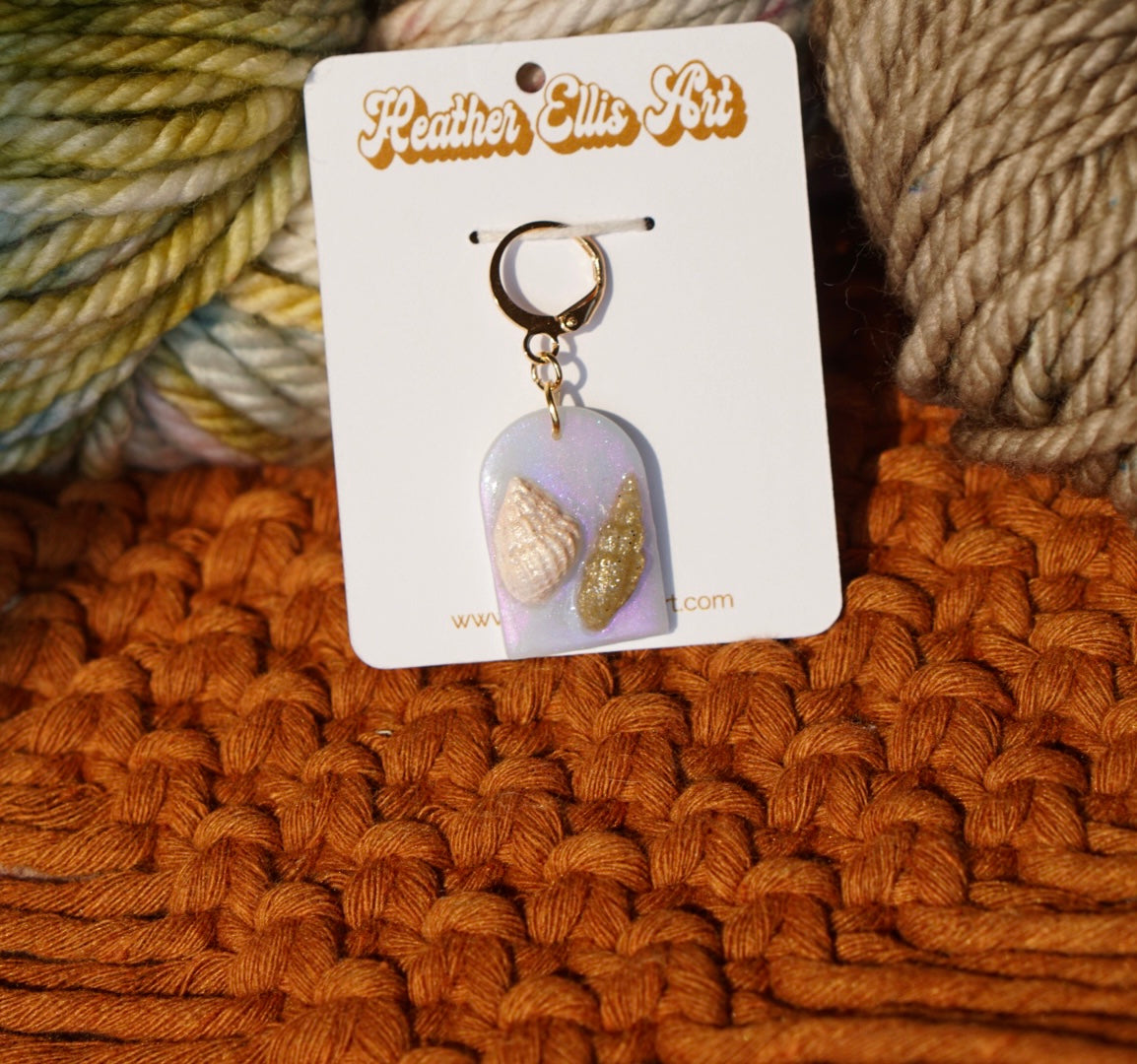 Clay shell stitch marker