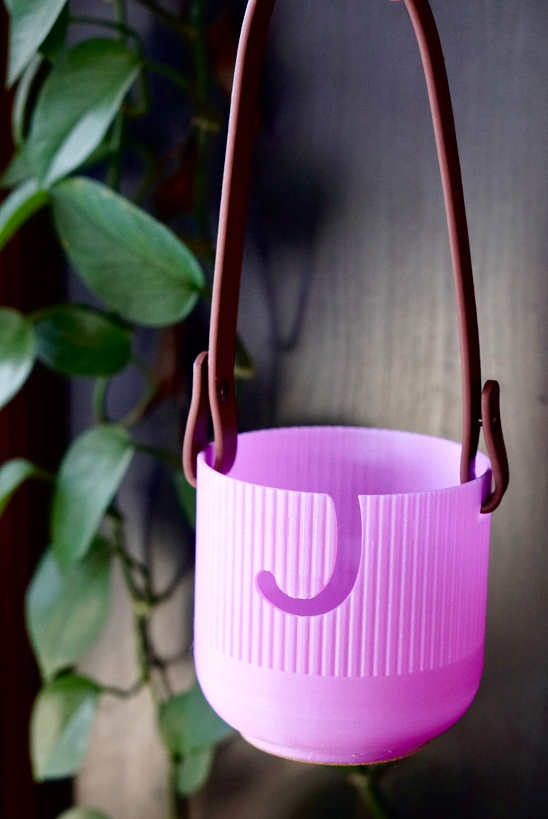 // yarn bowl w/ strap //