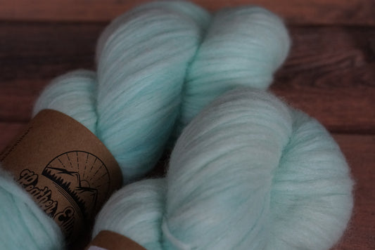 Alpaca bulky weight yarn // snowdrift //