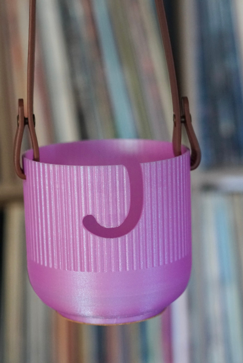 // yarn bowl w/ strap //