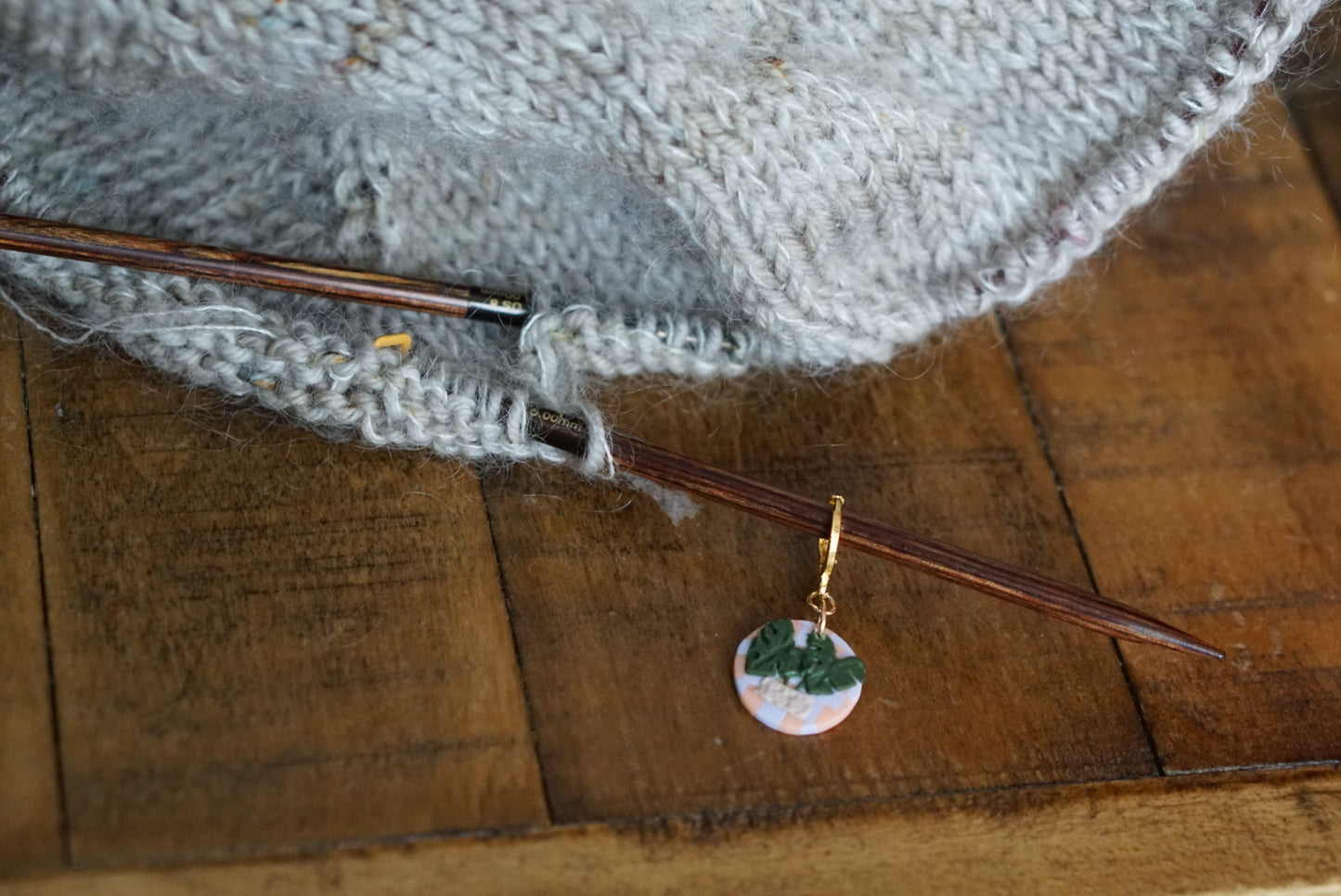 Checkerboard monstera stitch marker