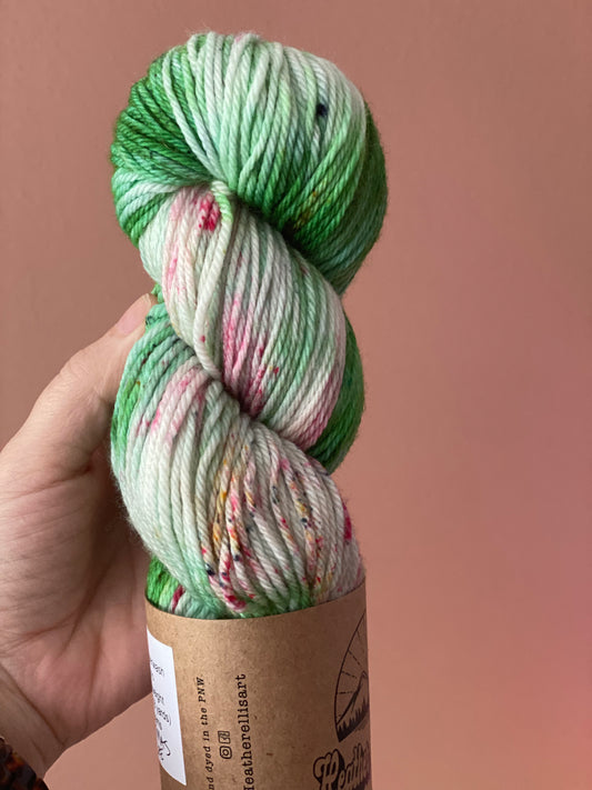 superwash worsted weight yarn // Christmas tree//