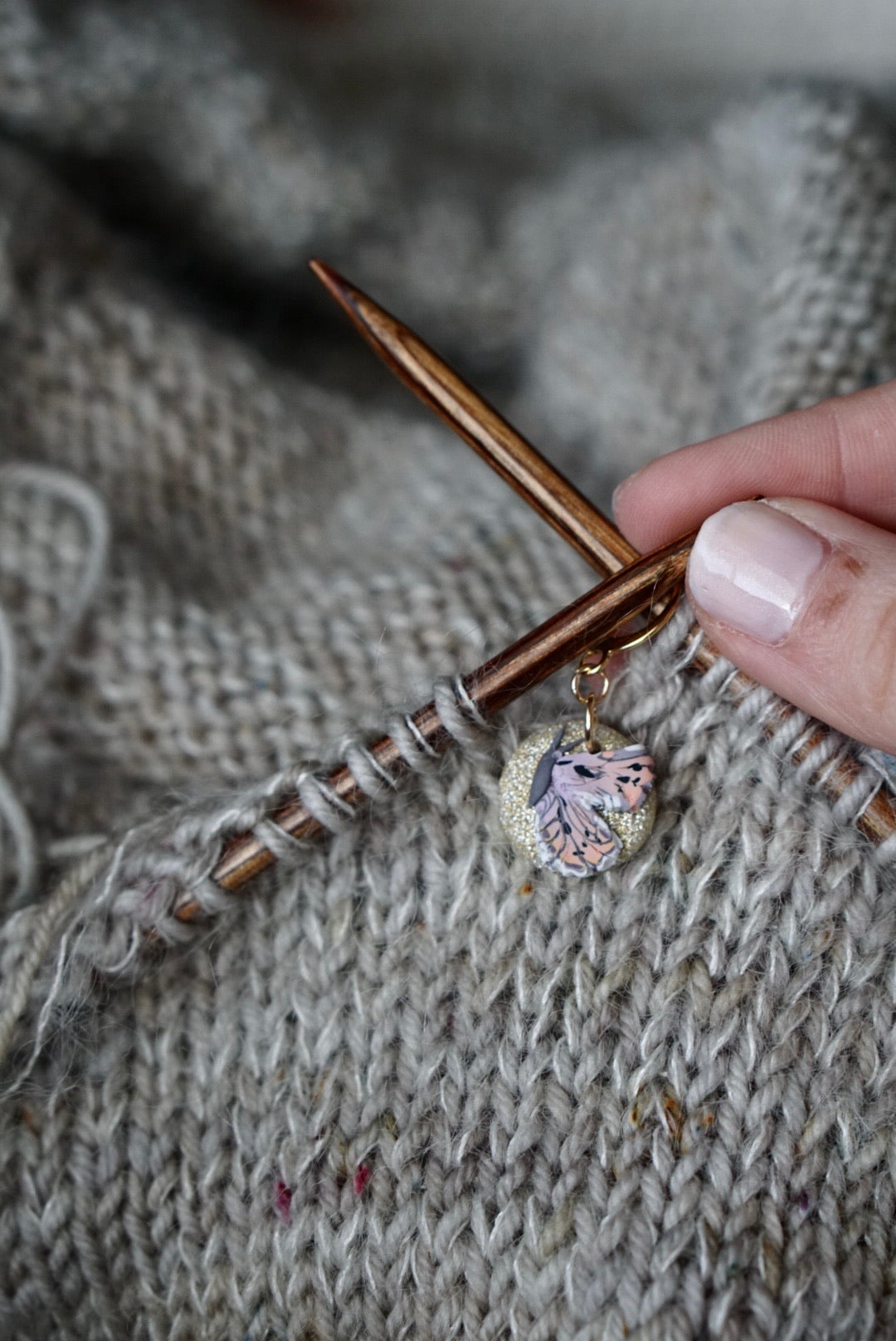 Butterfly stitch marker