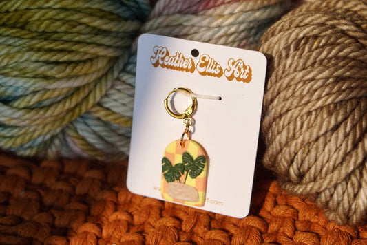 Checkerboard monstera stitch marker