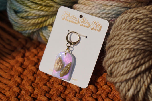 Clay shell stitch marker